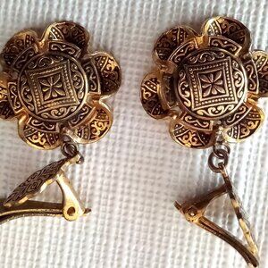 Earrings - 6-sided, engraved, gold-colored